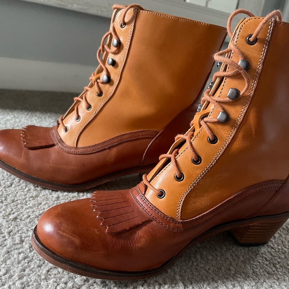 Women's Wolverine Nesbit Kiltie Boots, Samantha Pleet 1000 Mile, 7.5